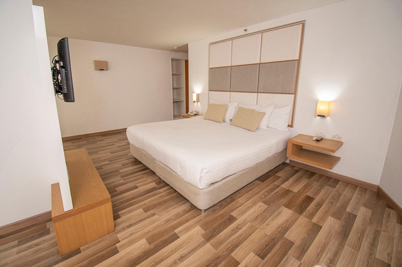 Hotel Cosmos Cali Esterno foto